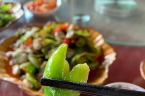 芋茎树炒，美味又营养（探秘芋茎树的烹饪之道）